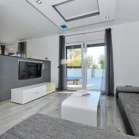 Adriatic - Two Bedroom With Pool