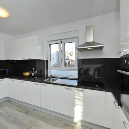 Adriatic - Two Bedroom With Pool Ferienhaus Privlaka (Zadar)