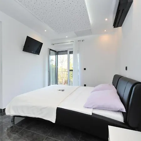 Adriatic - Two Bedroom With Pool * Privlaka (Zadar)