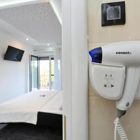 Ferienhaus Adriatic - Two Bedroom With Pool *