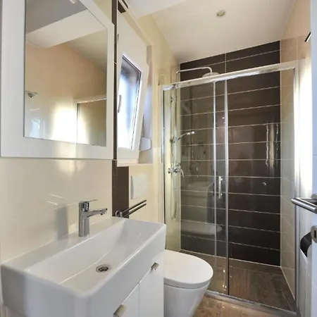 Adriatic - Two Bedroom With Pool بريفلاكا