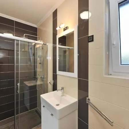 بيت للعطل Adriatic - Two Bedroom With Pool