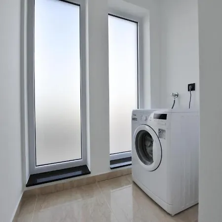 Adriatic - Two Bedroom With Pool بيت للعطل