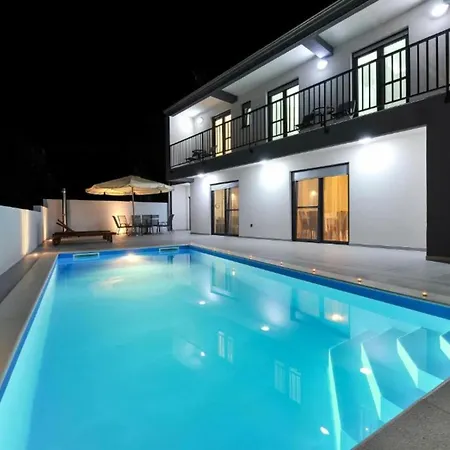 Adriatic - Two Bedroom With Pool Privlaka (Zadar)