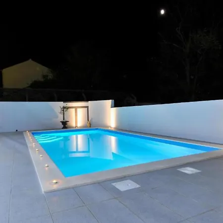 بيت للعطل Adriatic - Two Bedroom With Pool بريفلاكا